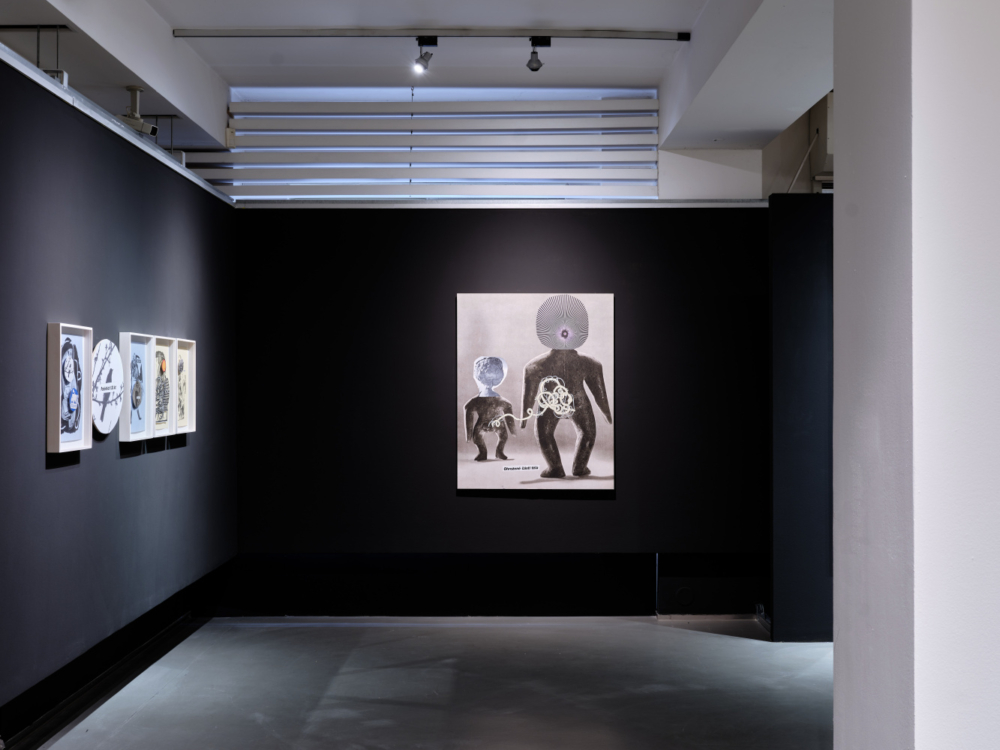 pohled do expozice výstavy David Böhm – Jiří Franta: Fabulant, Dům fotografie, 2024. Foto Vojtěch Veškrna
